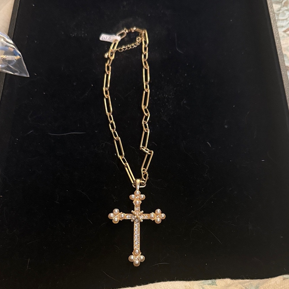 Elegant Gold Cross Pendant Necklace